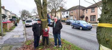 John Blundell and Frank Beechey at Clifford Bridge Road tree